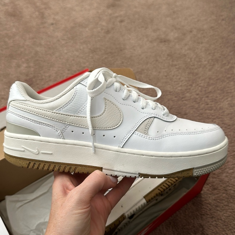 Nike Gamma Force- (white & stone) worn once